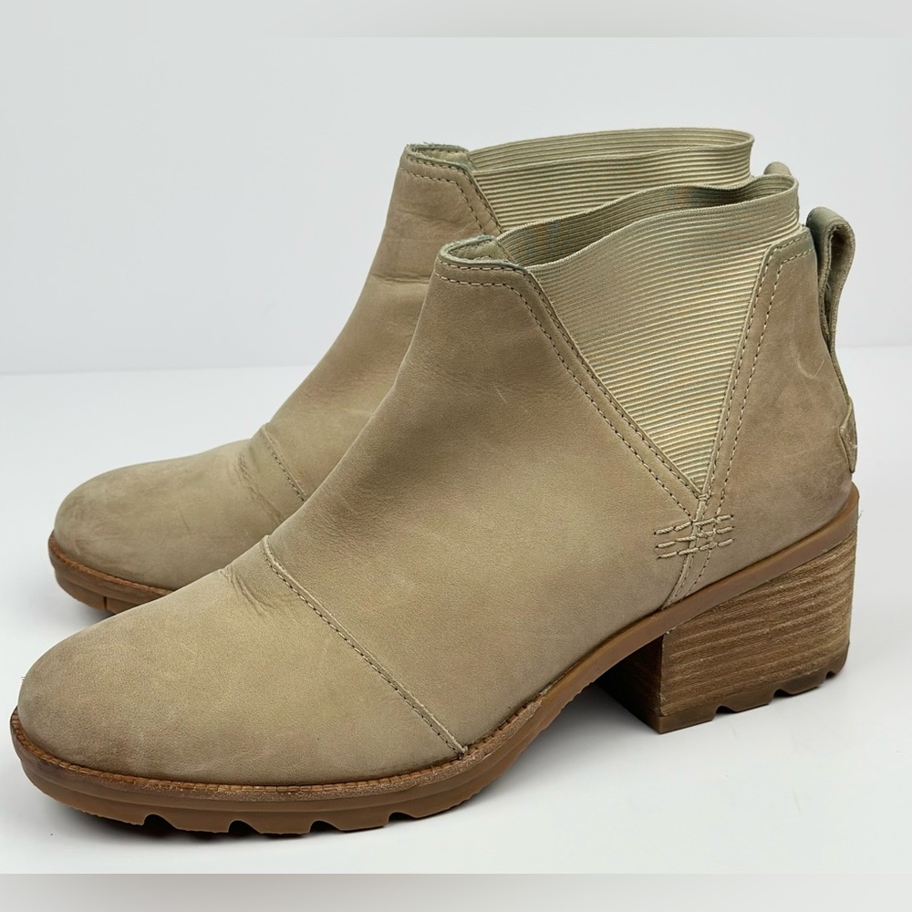 Sorel Chelsea Boots Women’s Size 9 Suede Does Not Look Used Tag Still On Bottom